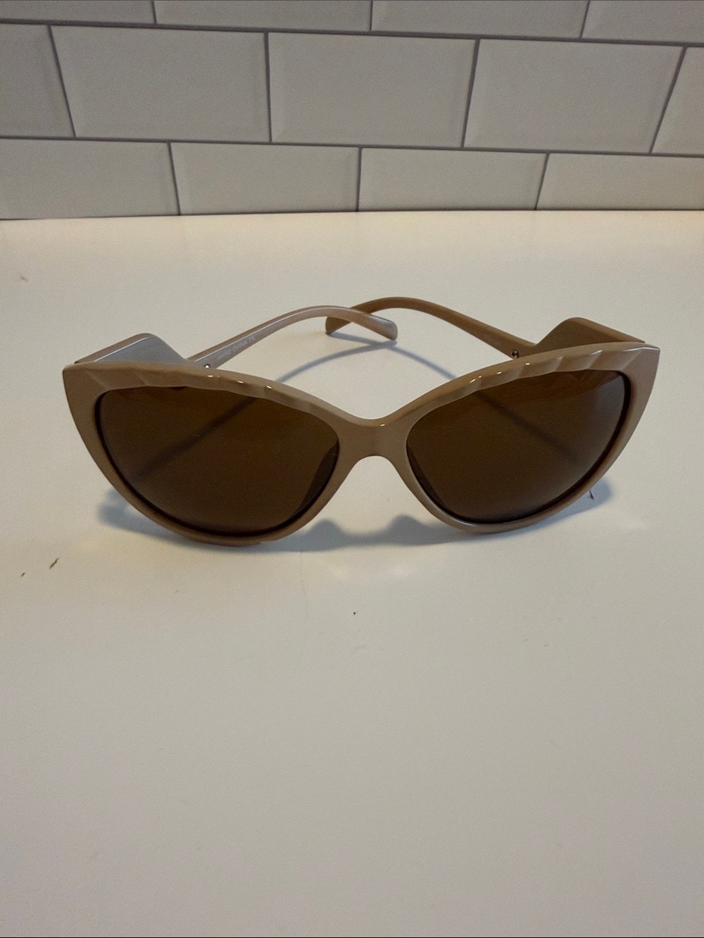 Aj Morgan Beige Cat-Eye Sunglasses with Brown Lenses